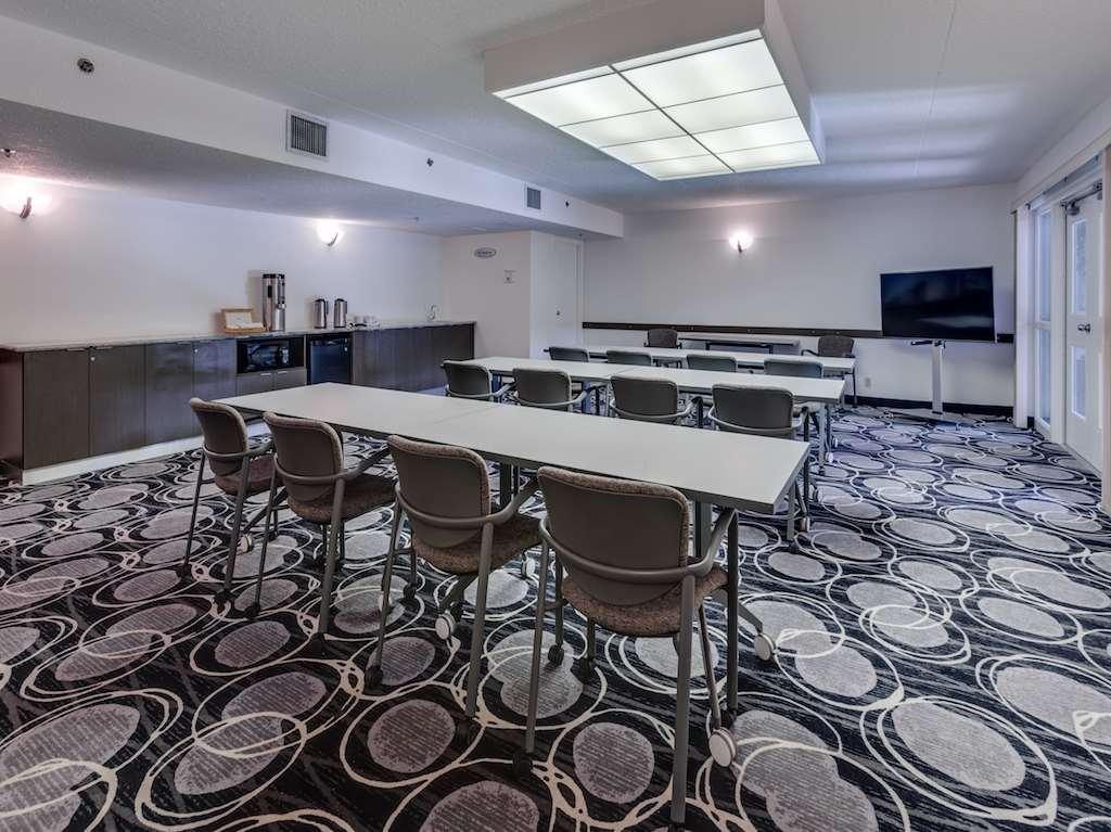 Heritage Inn Hotel & Convention Centre - 하이리버 시설 사진